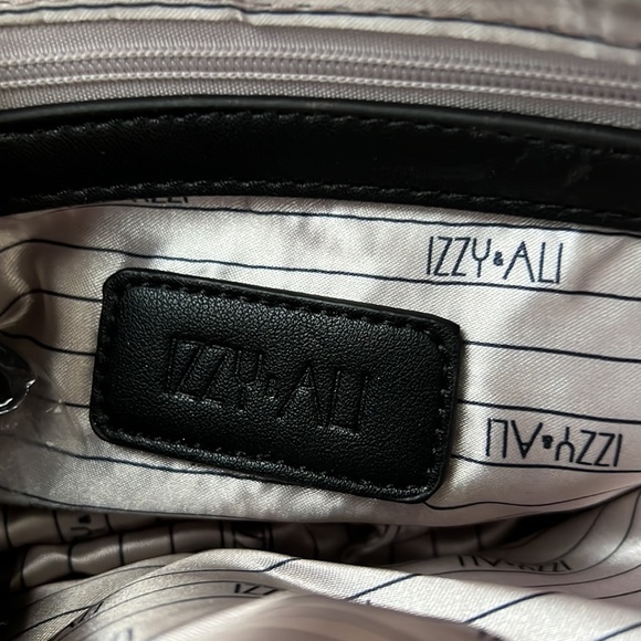 NWT Izzy & Ali  vegan 2 tone taupe/cream triangle clutch - Picture 6 of 8